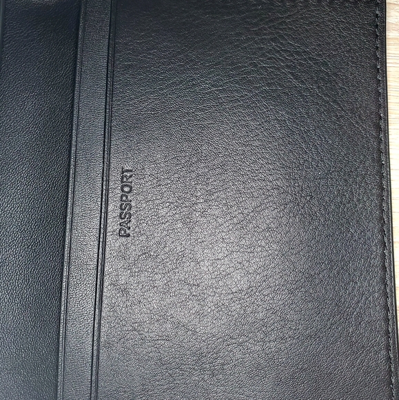 Cosch Passport Holder carriage design NWT - Picture 5 of 8